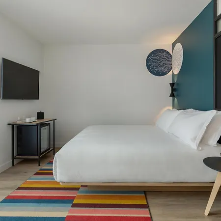 Aloft By Marriott Отель Дижон